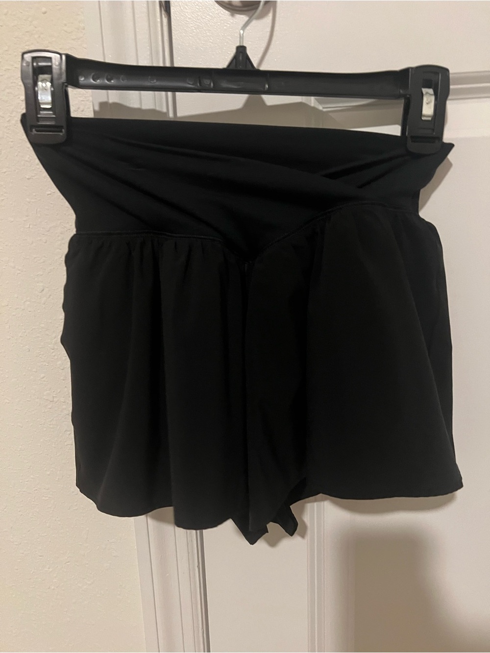 black aerie by offline flowy shorts